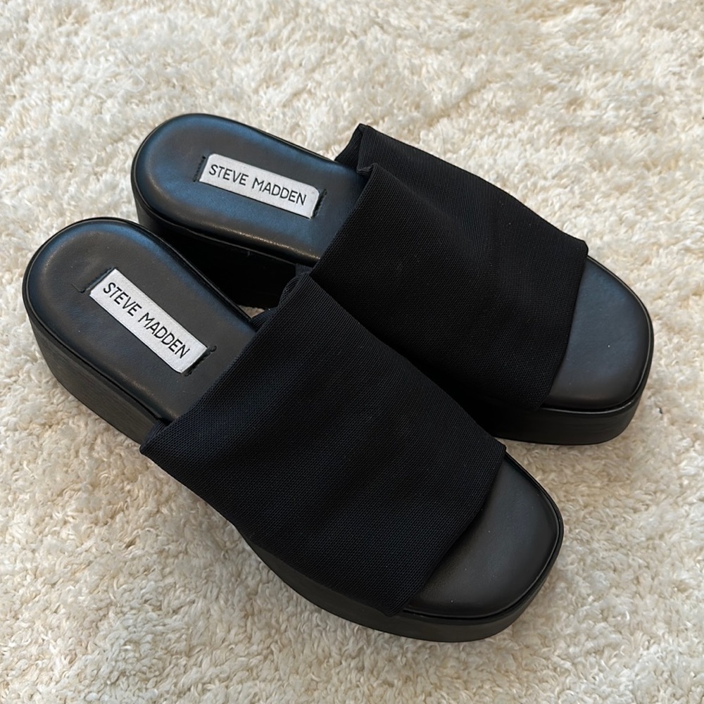 Steve Madden slinky 30 platforms